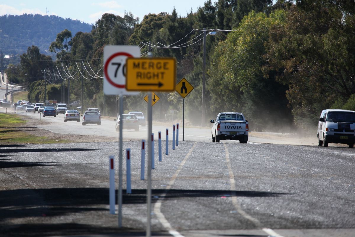 Traffic on Glenfield Road, overpass in background