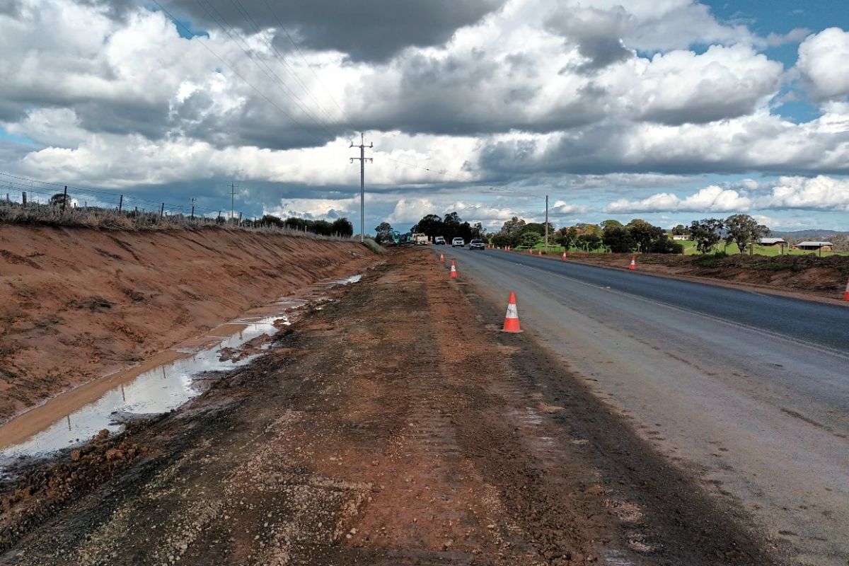 Traffic travelling through road works site