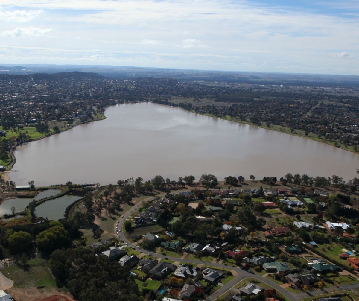 aerial pic of lake