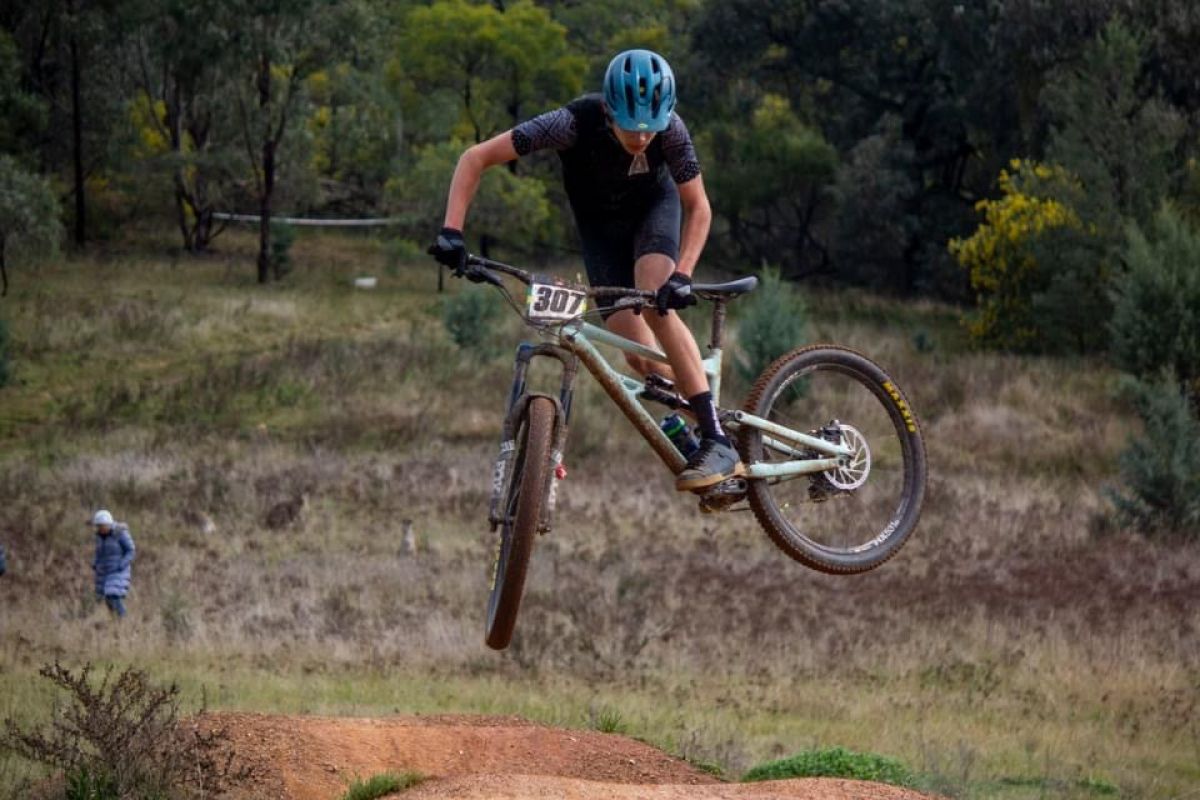 Mountain bike rider on course at Pomingalarna