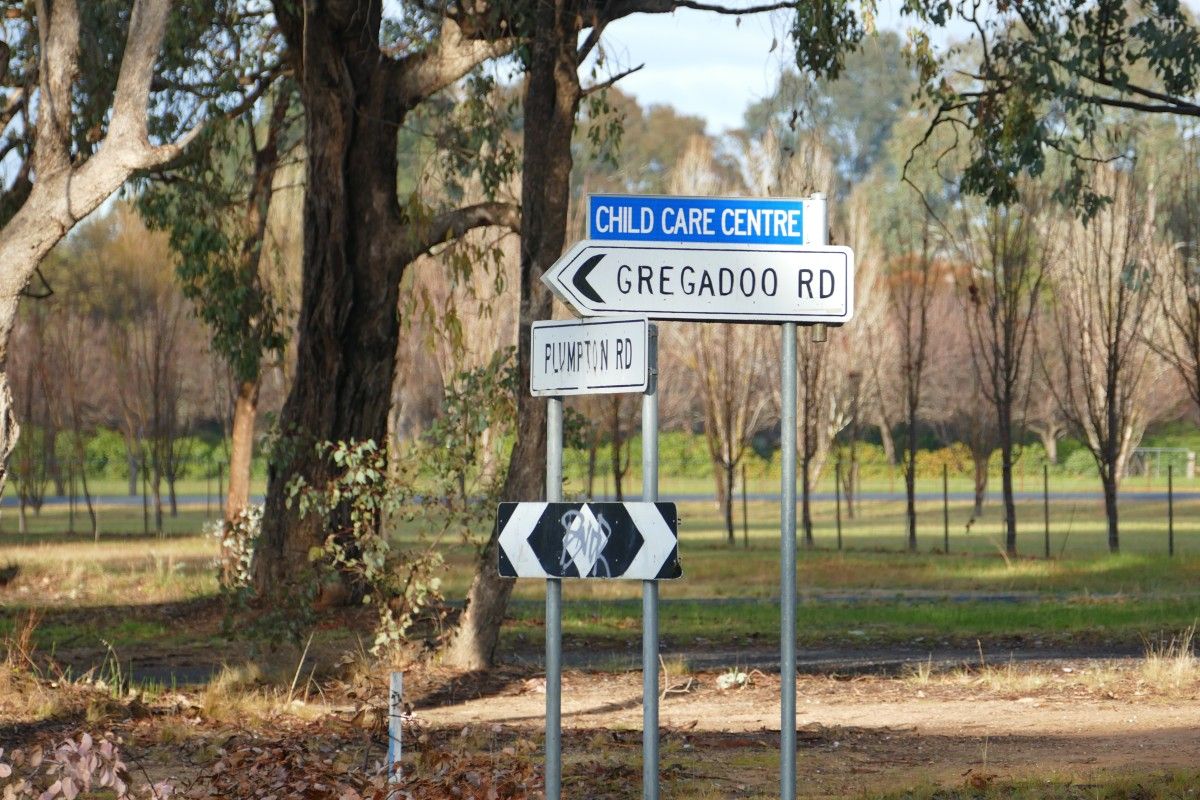 Plumpton Road-Gregadoo Road sign