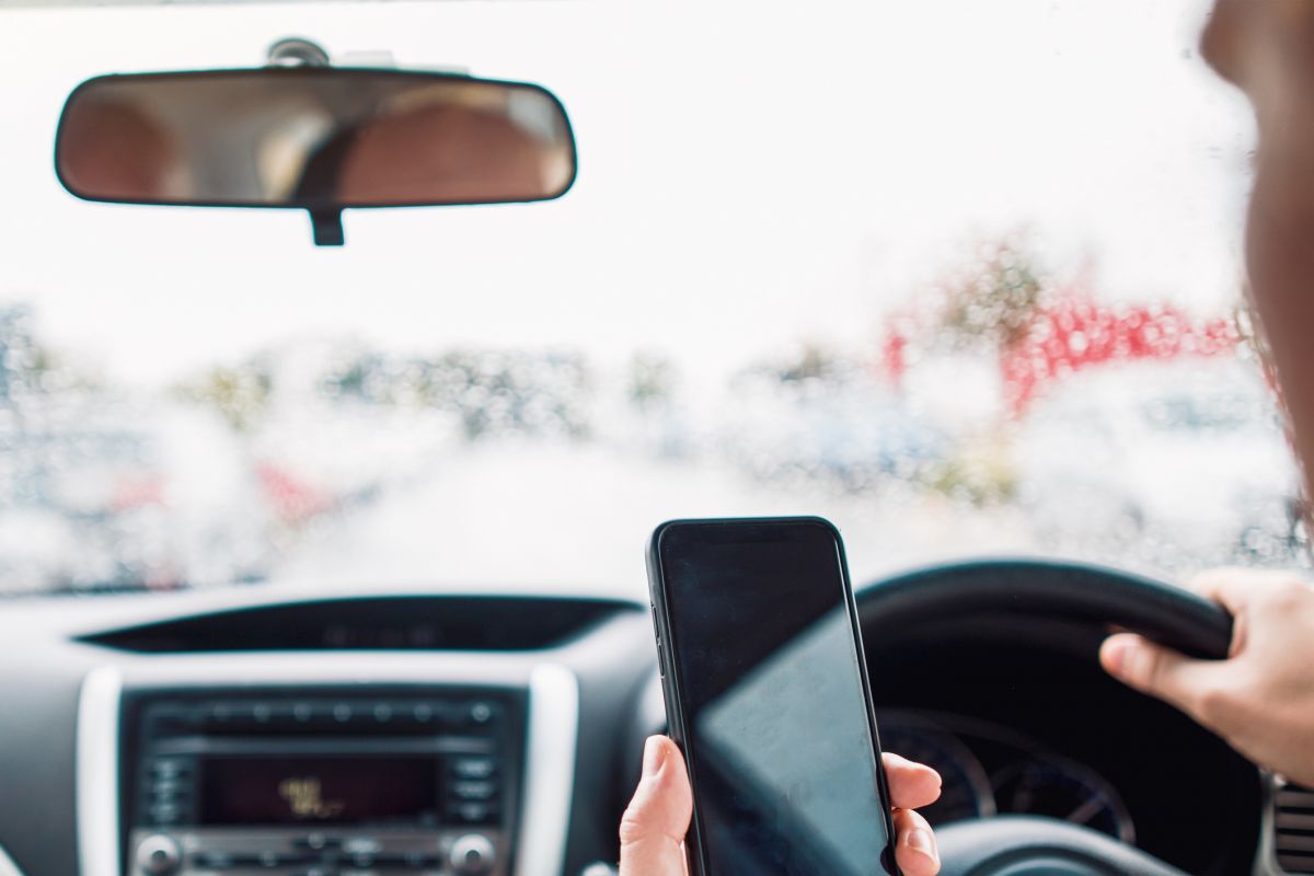 Driver holding phone 