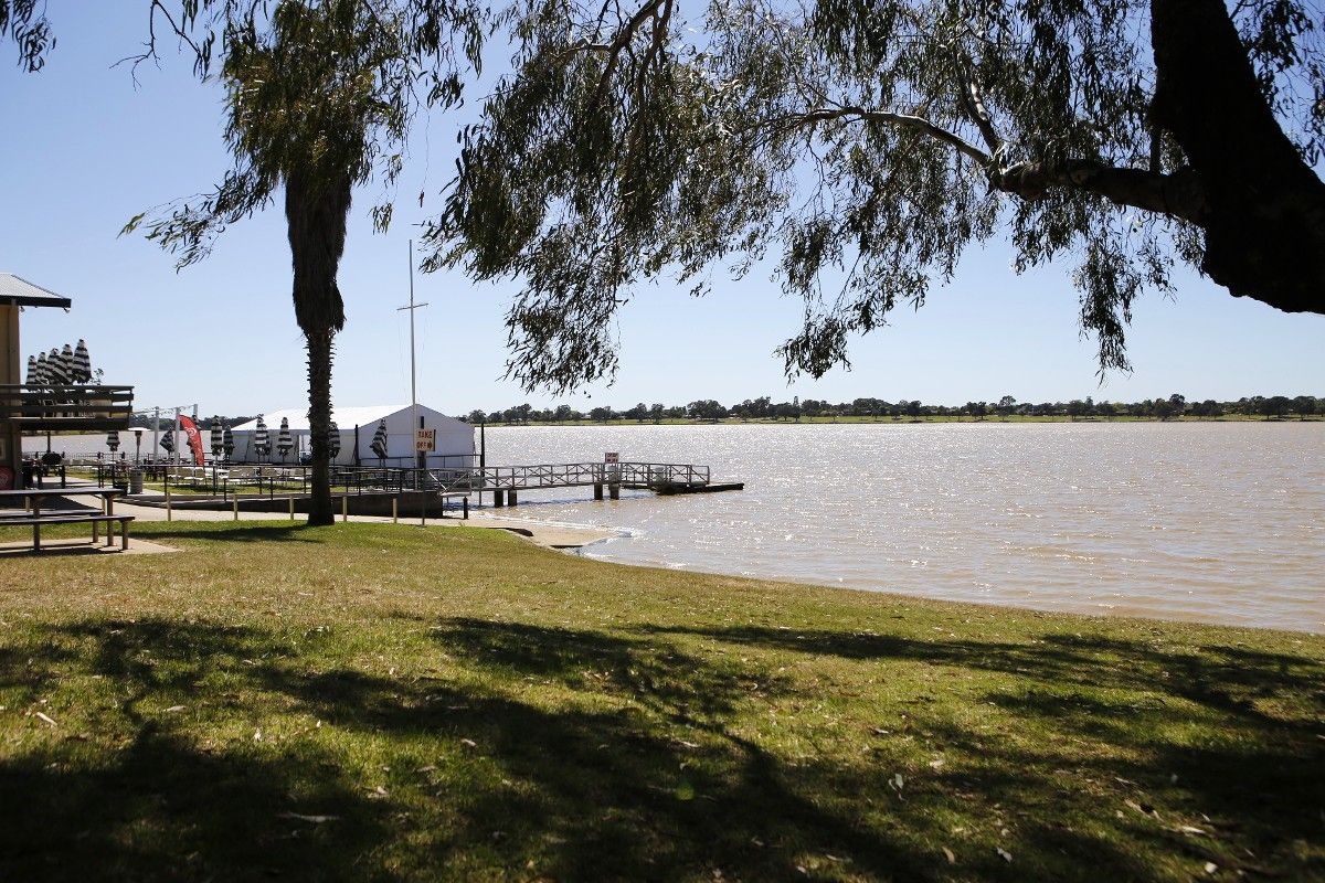 Foreshore of Lake Albert, with boat ramp and front of boat club on a sunny day.