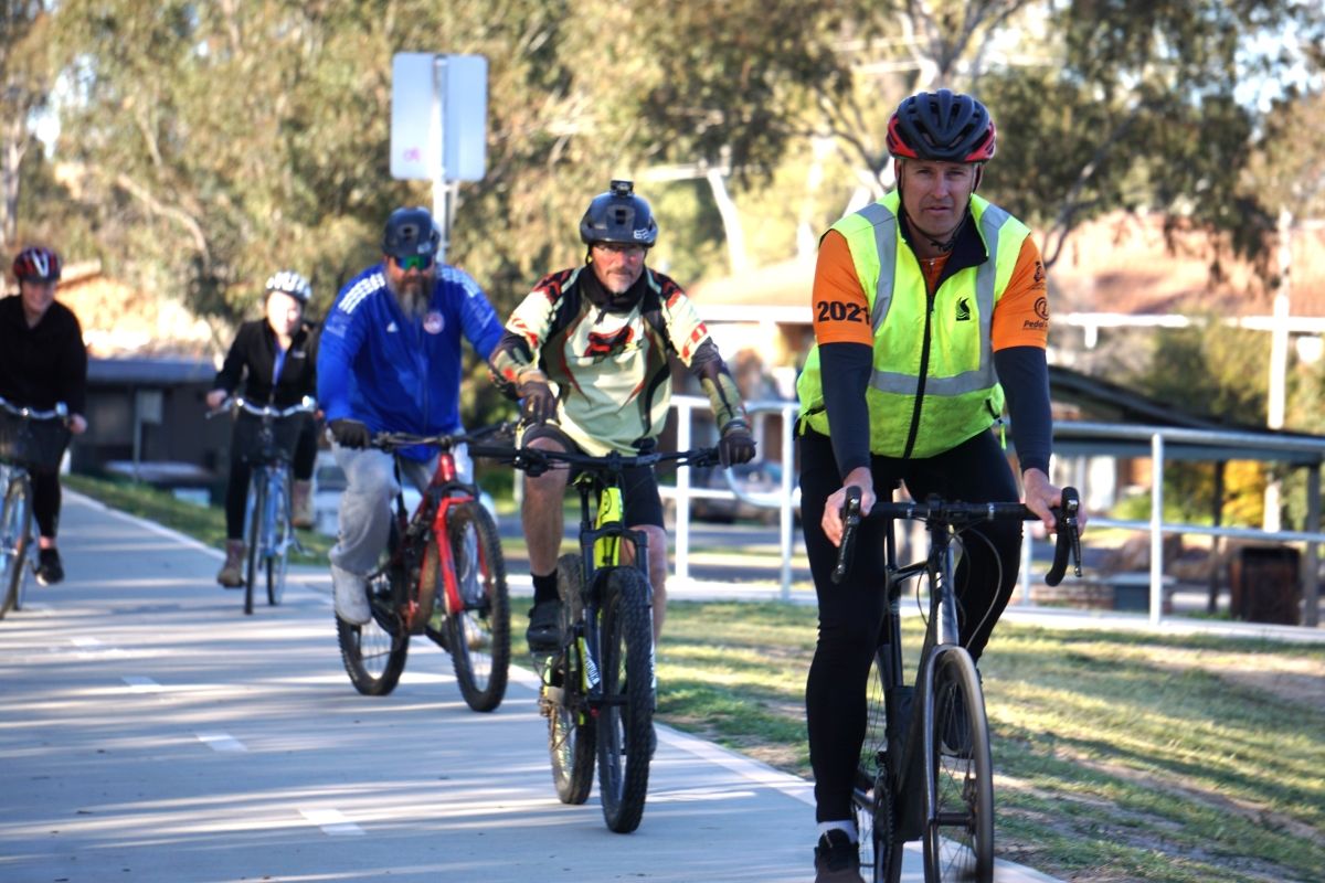 Henry Pavitt, Robert Owers, Taylah Frazier, Kadison Hofert and guest from Sydney riding on the Wiradyuri Trail.