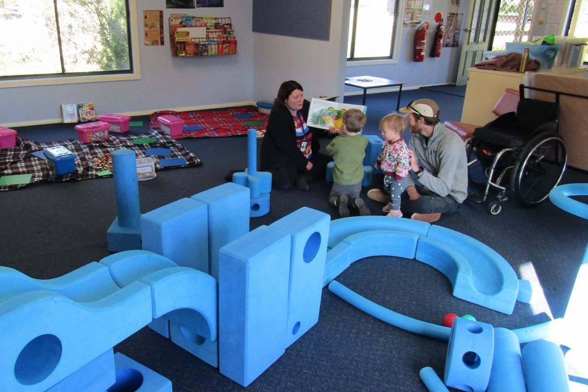 Library staff and kids during 'Build' program visit to Collingullie