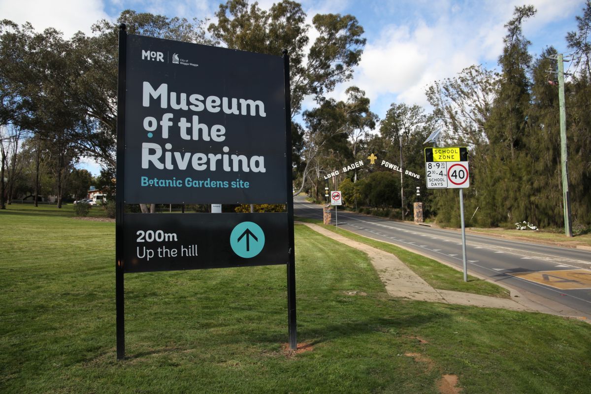 Museum of Riverina sign beside road