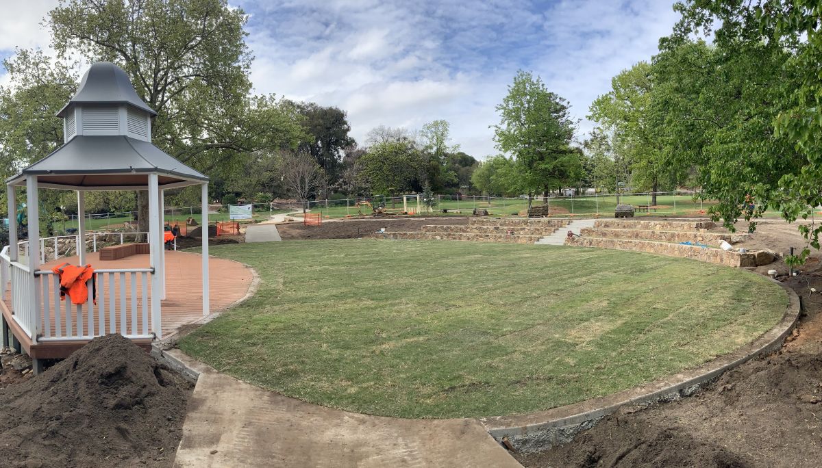 rock seating amphitheatre, Botanic Gardens