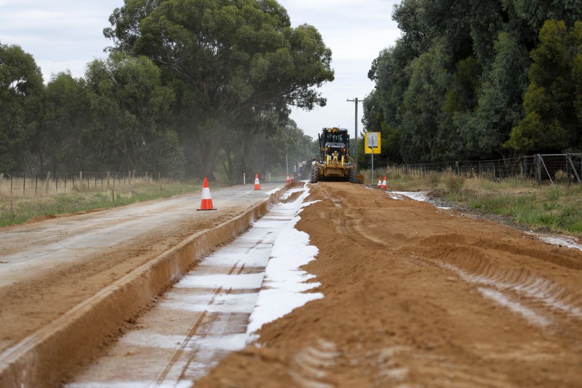 Machinery working on Inglewood Road 