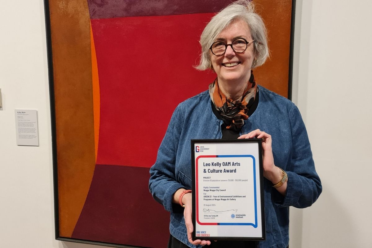 Art Gallery Director Dr Lee-Anne Hall with the Leo Kelly Arts and Culture Highly Commended Award for GREEN 2023.